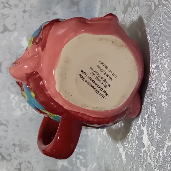 TROLLS COLLECTIBLE FACE MUG - Picture 6 of 6